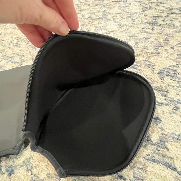 Pickleball Paddle Covers, black case (gray/black) This is a set that includes 2! - Picture 3 of 3